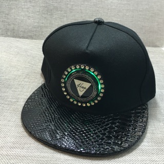 MŨ SNAPBACK PHÁT SÁNG ĐỘC ĐÁO