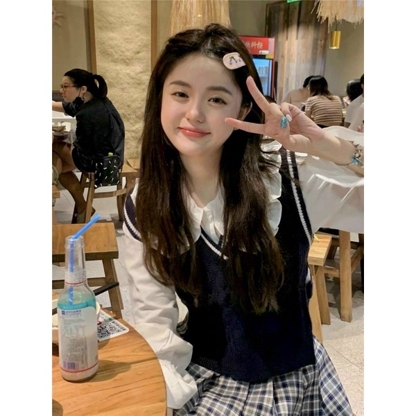 SET 3 MÓN: SƠ MI TRẮNG CỔ BÈO KÈM GILE NGOÀI + CHÂN VÁY CARO XẾP LY🧸 | BigBuy360 - bigbuy360.vn