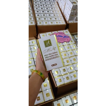 Kem Tắm Trắng Mềm Nước Hoa Acosmetics Chính Hãng