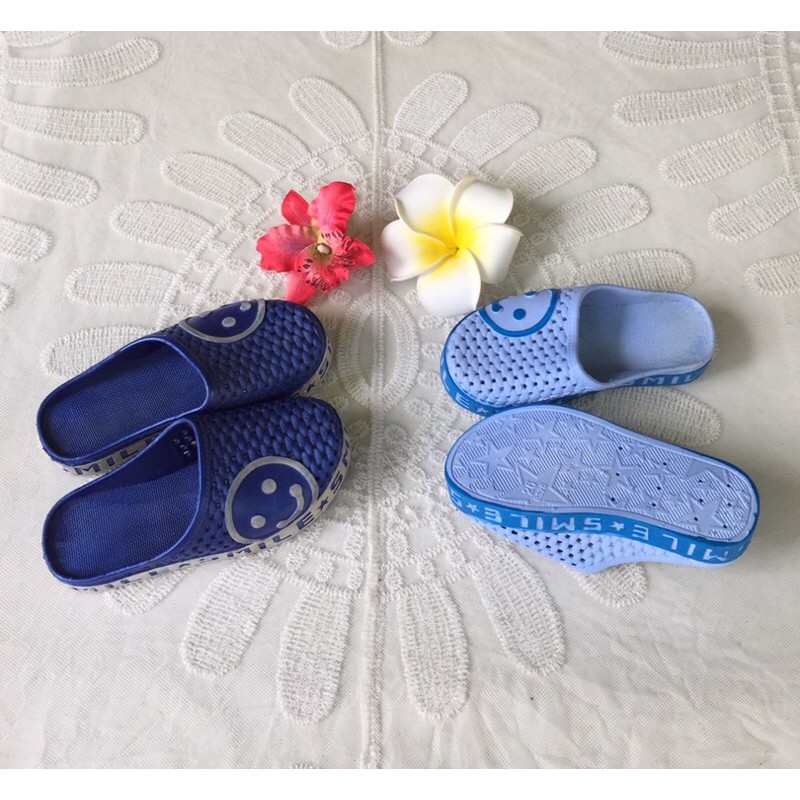 Dép Bít Đầu Trẻ Em/ Sục Cho Bé Nhựa Dẻo Siêu Êm Size 26-27 - Lucky Girl shop