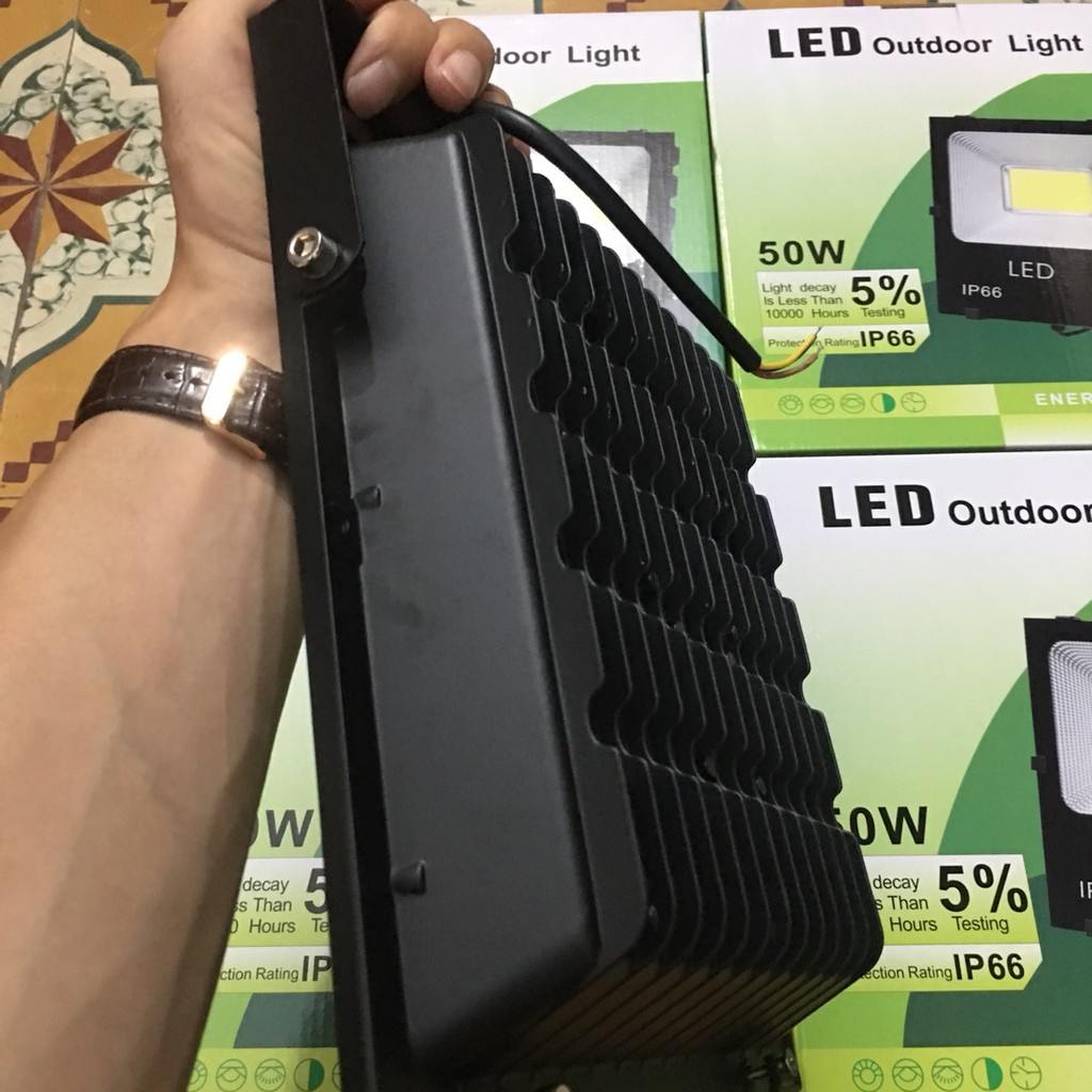 Đèn pha led cob 50W dùng chuyên cho công trình, bảng hiệu lắp đặt ngoài trời chống nước IP66 đủ công suất