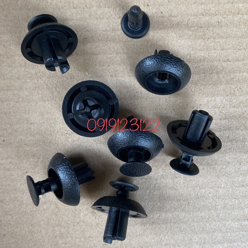 Set 500 đinh tán nhựa màu đen 7mm cho xe ô tô