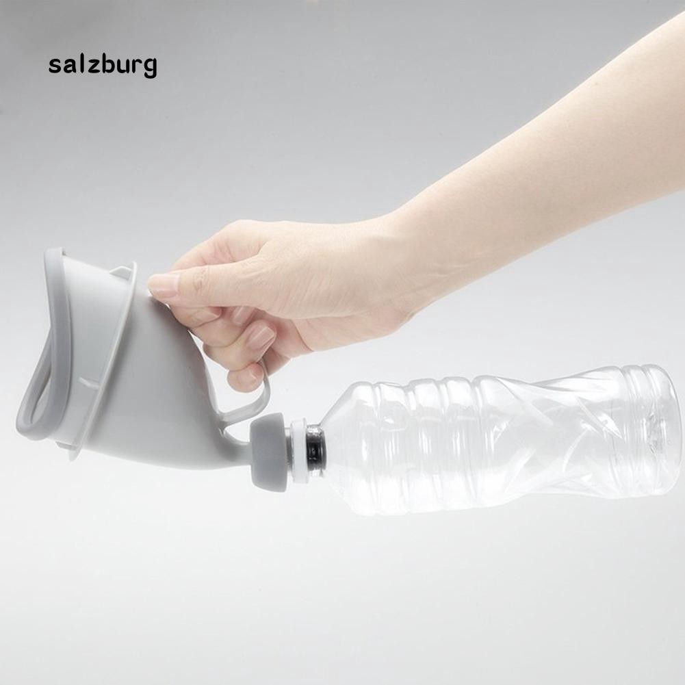 Phễu đi vệ sinh trên xe hơi