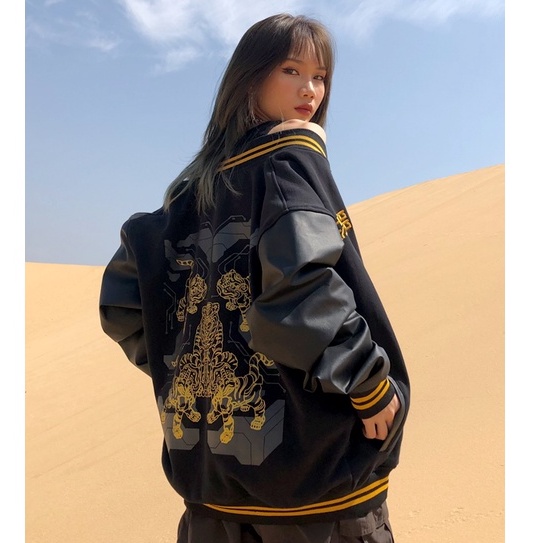 Áo Khoác Bóng Chày Thêu Ngũ Hổ Bomber Varsity Jacket Chất Nỉ Cao Cấp Nam Nữ Form Rộng Hai Lớp Màu Đen Tay Da Thương Hiệu