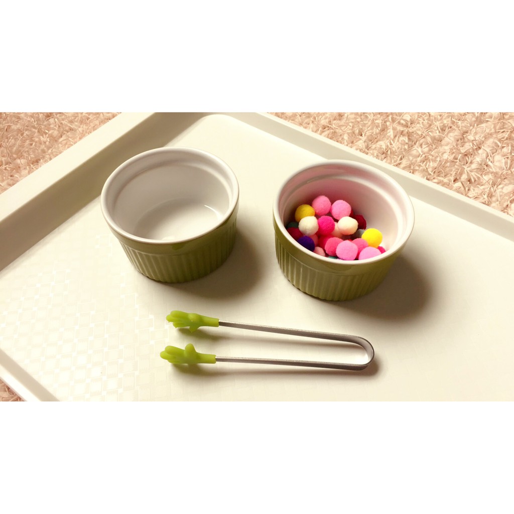 Giáo cụ Montessori - Thố sứ xanh lá dùng thực hành Montessori