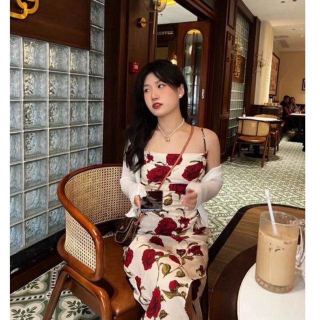 Sét váy 2 dây hoa hồng đỏ, váy dáng dài tôn eo chất liệu cao cấp hàng order Taobao