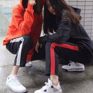 QUẦN STRIPED PANT ĐEN 3LINE ĐỎ