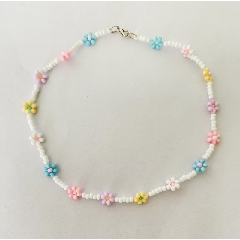 Vòng cổ hoa choker handmade hạt cườm pastel và cầu vòng nhiều màu