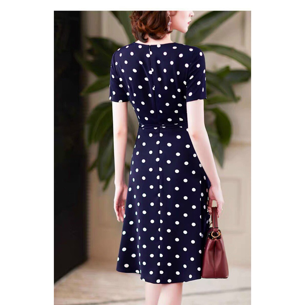Đầm Xòe Chấm Bi Cổ V Dịu Dàng Nơi Công Sở | BigBuy360 - bigbuy360.vn