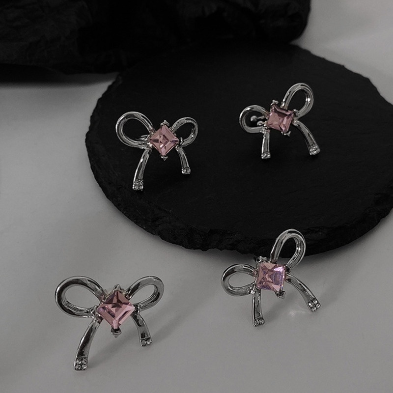 Khuyên tai mặt nơ đính đá hồng lấp lánh dễ phối đồ phong cách harajuku đi học đơn giản thời trang 19A1524