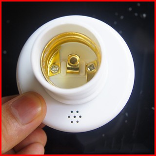 Đui đèn điều khiển từ xa kèm remote