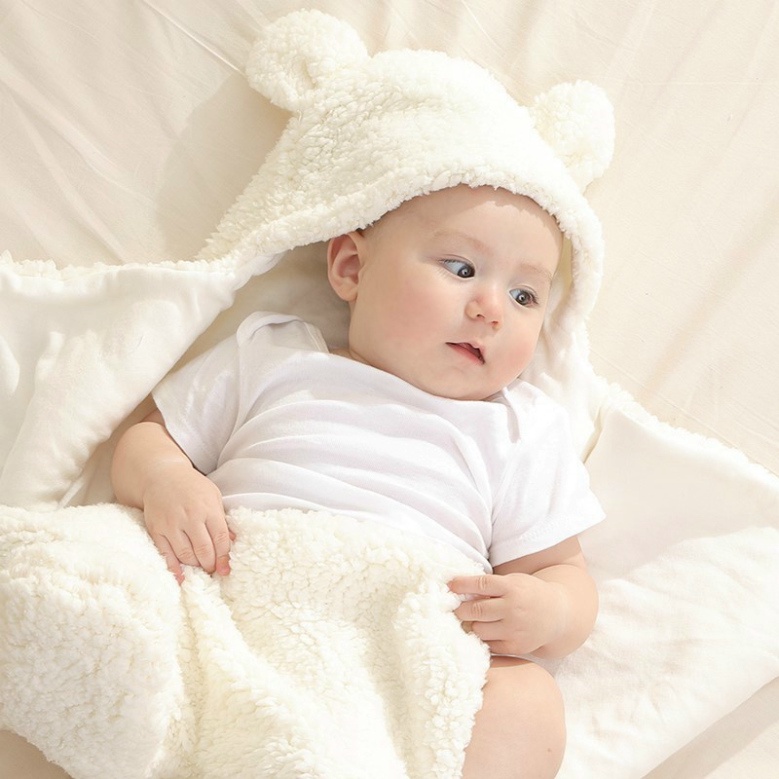Chăn Ủ Gấu Lông Cừu Có Chân Cho Bé Loại Dày 3 Lớp Siêu Ấm Cho Bé 0-6 Tháng Tuổi.