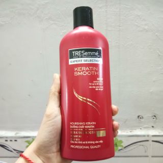 Dầu gội TRESemmé  dành cho tóc sơ 330ml