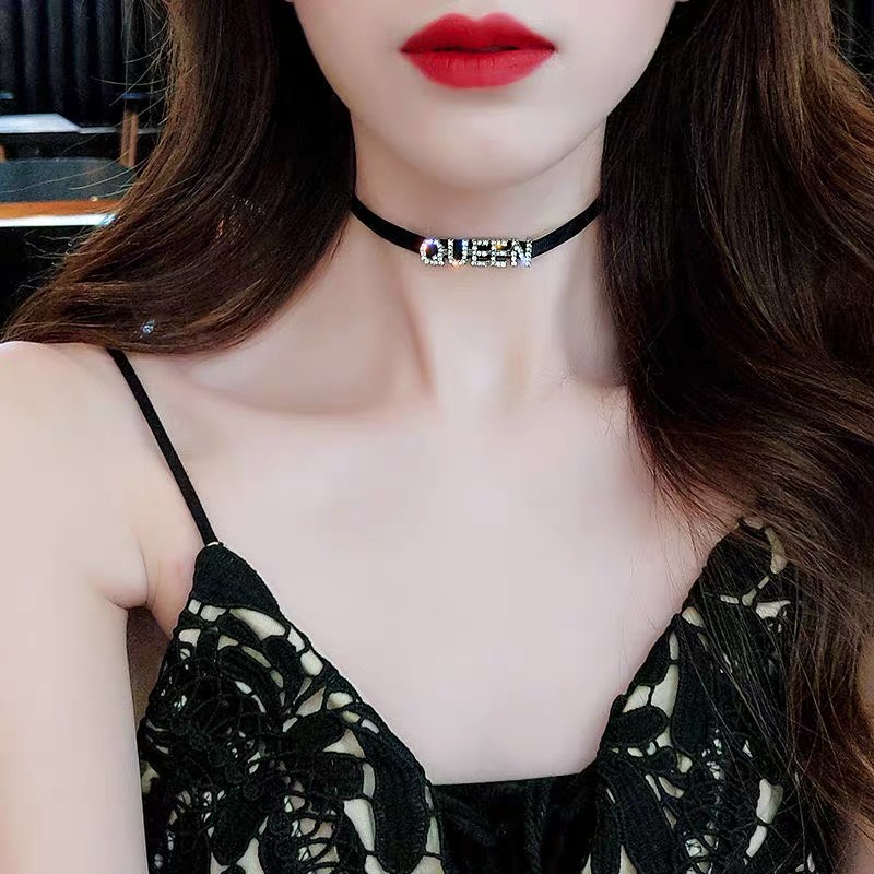 Vòng Cổ choker Ngắn Mặt Chữ Màu Đen Thời Trang Cho Nữ