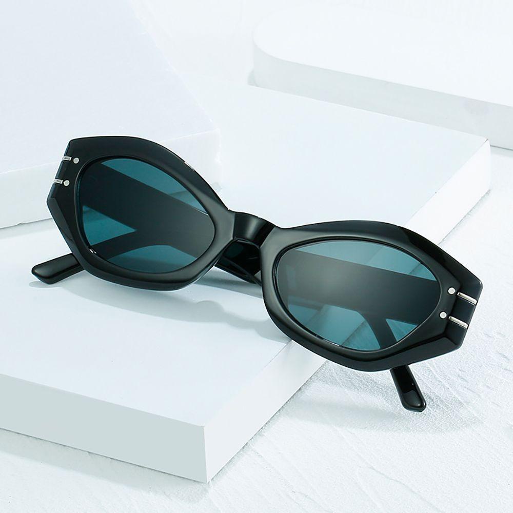 Kính Mát Mắt Mèo Phong Cách Punk Vintage Cá Tính Cho Nam Và Nữ