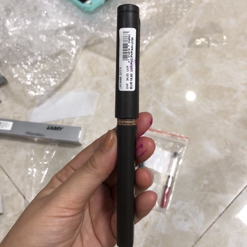 Bút máy Lamy Safari kèm lõi mực và lõi bơm