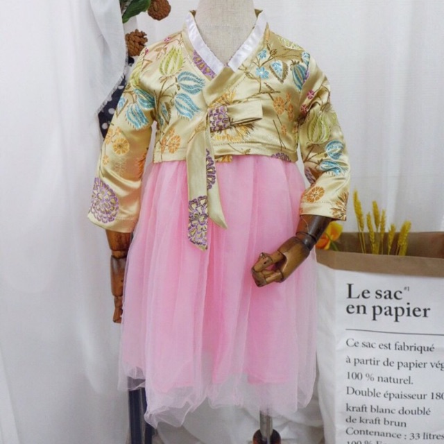 Bộ hanbok cho bé
