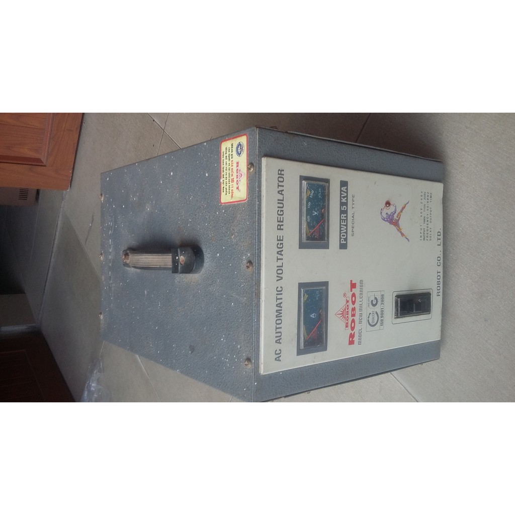 Ổn áp Robot 1 pha 5KVA dải điện áp 40-250 vôn – Hàng chính hãng