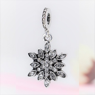 Charm hoa tuyết treo