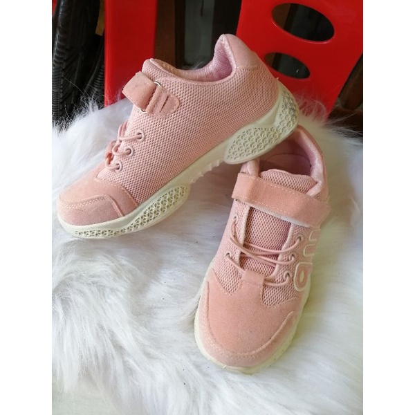 Xả kho giày thể thao trẻ em size 37 nhiều mẫu xinh như hình