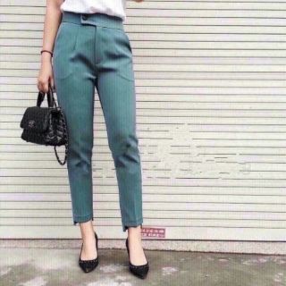Quần Baggy gấu lệch