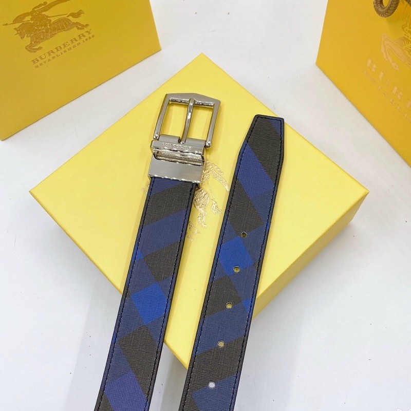 Thắt lưng Burberry sành điệu, mặt vàng sáng bóng
