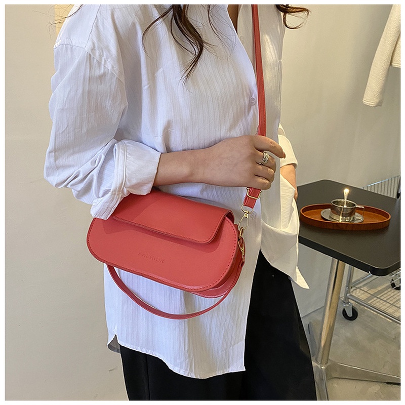 Túi Đeo Chéo Hình oval Màu Trơn Mẫu Mới 2022 NB00338