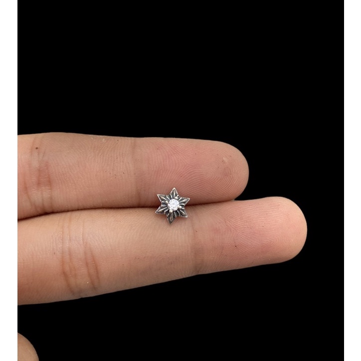 Bông tai chrome hearts