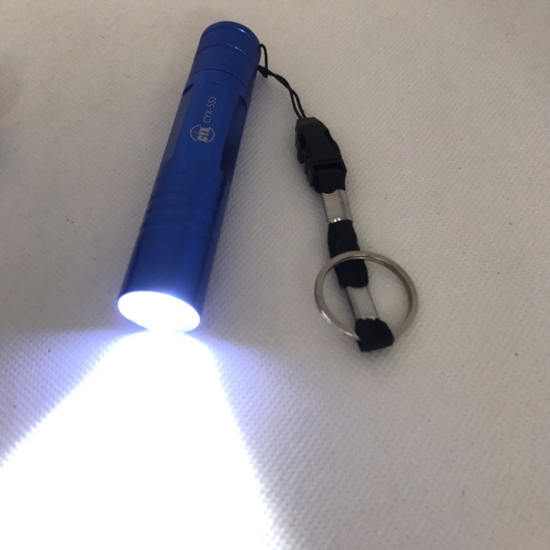Đèn pin LED cầm tay siêu sáng CYX-551 dùng 1 viên pin tiểu AA  màu ngẫu nhiên
