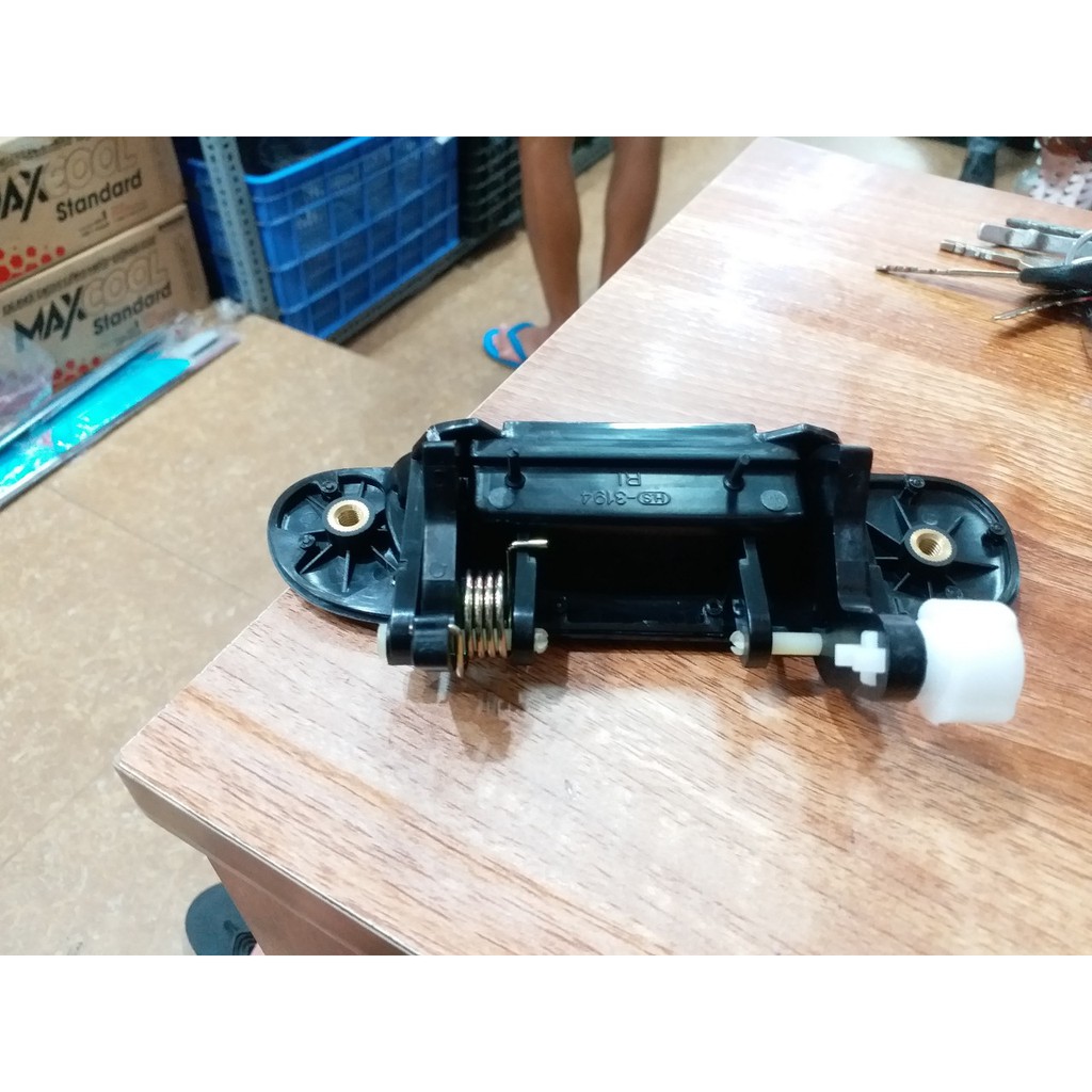 Bộ Tay cửa ngoài cho Xe Mazda 323, Ford laser Các Đời xe 2002, 2003, 2004