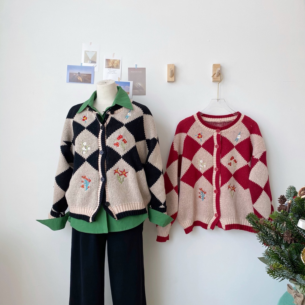 Áo khoác cardigan họa tiết ô trám thêu hoa LENCLOTHING 8320