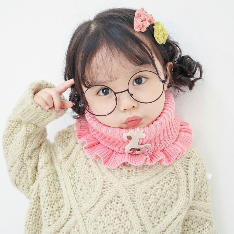 Khăn len ống nhún bèo đính thú xinh yêu cho bé gái