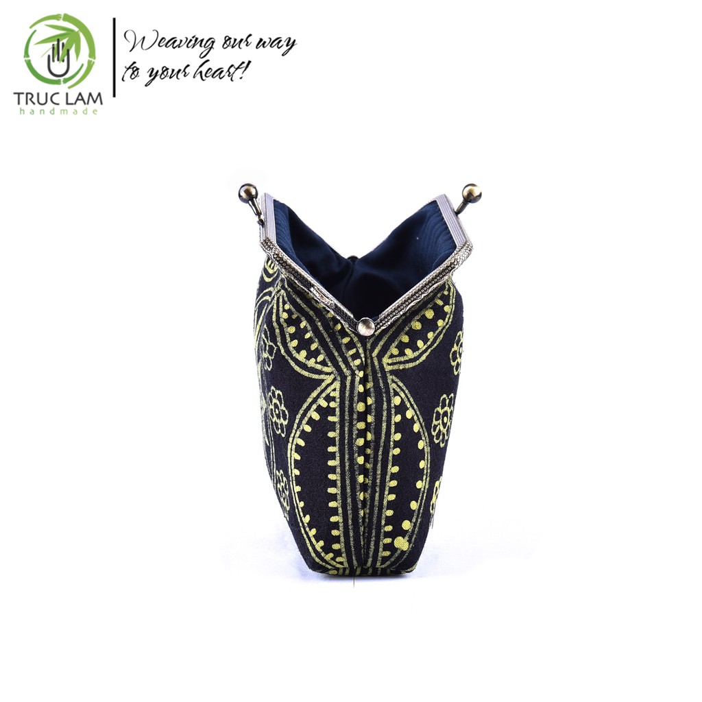 Ví Đeo Chéo Nữ Vải Nhuộm Chàm Khóa Nẹp Đồng Họa Tiết Sáp Ong Vẽ Tay - Trúc Lâm Handmade