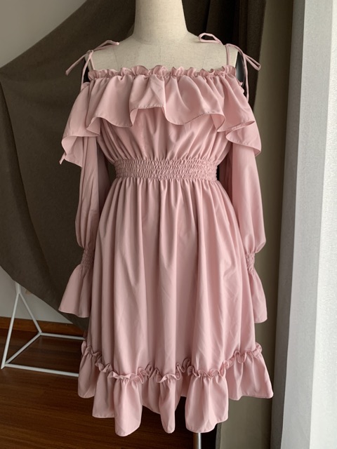 Đầm trắng trễ vai hot 2022_ Váy 2 dây maxi rớt vai tay bồng đi chơi xinh xắn nhà LioLa | BigBuy360 - bigbuy360.vn