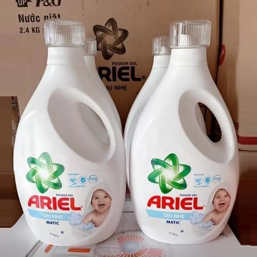 nước giặt quần áo em bé Ariel - nước giặt quần áo em bé