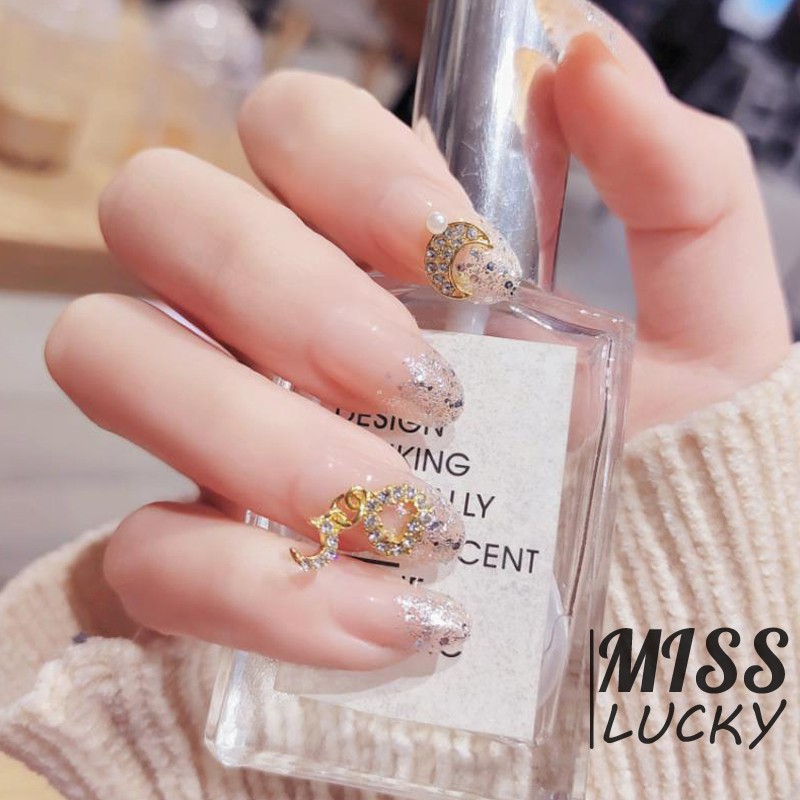 Móng tay giả long lanh dễ thương đính ngọc trai giả cho nữ