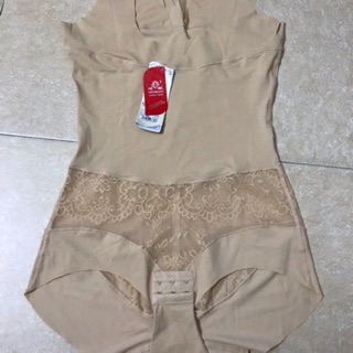 Body gen chất thun lạnh, thoáng mát còn 1sz duy nhất cho bạn 58-65kg, đáy quần gài móc , mặc body gen rất thon gọn ❤️❤️.