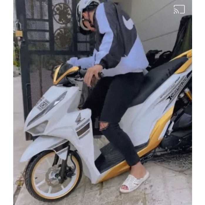 Tem Rời Vario Phiên Bảng Vespa Christian Dior 946 Dán Xe Trắng