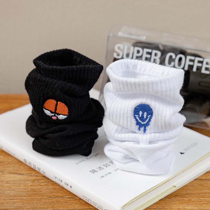 Tất thêu hoạt hình nhỏ nam nữ