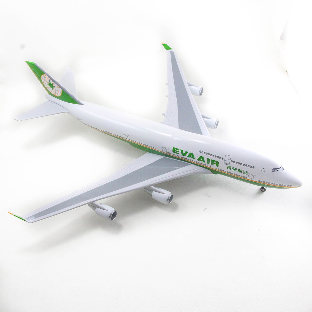 Mô hình máy bay lắp ráp có đèn led Eva Air Boeing B747 47cm Everfly