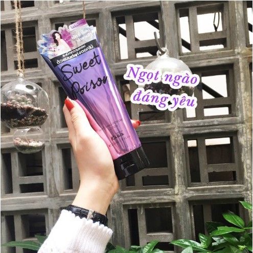 Sữa dưỡng trắng da toàn thân hương nước hoa Malissa Kiss 226ml | BigBuy360 - bigbuy360.vn