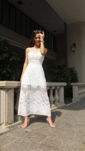 Đầm thiết kế ren trắng dài thanh lí
