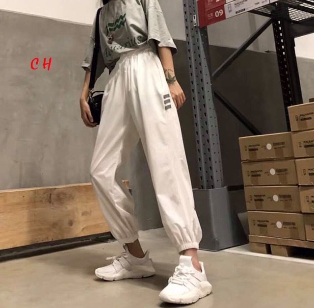 Quần jogger ống rộng bo ống in logo 3 vạch | BigBuy360 - bigbuy360.vn