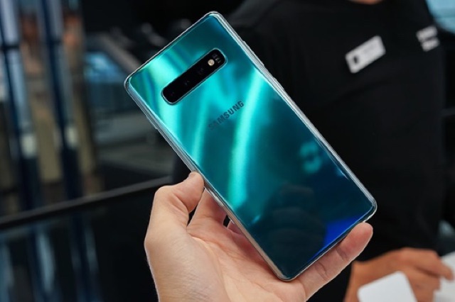 Điện thoại Galaxy S10 5G cấu hình khủng