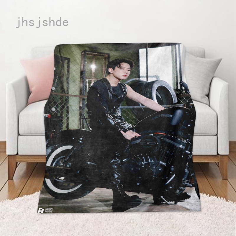 Chăn Flannel Mềm Mại Ấm Áp In Hình Nhóm Nhạc Bts