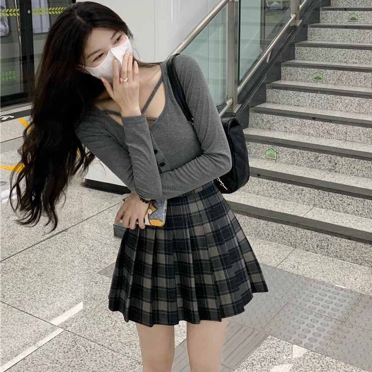Set ulzzang áo croptop dài tay dây ngực chéo mix chân váy tennis dạ, Set áo len tăm kèm chân váy caro Hàn Quốc