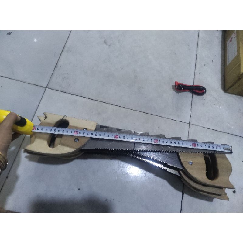 cưa cầm tay cán gỗ,cưa cây loại lớn