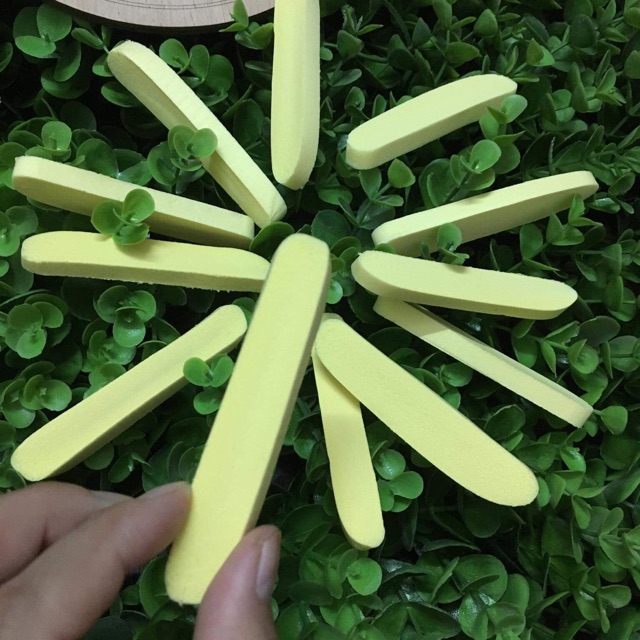 2 miếng mút rửa mặt