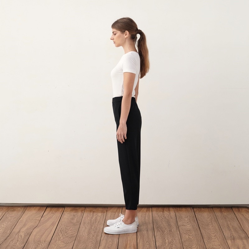 Andabove - Quần tây nữ lưng thun - Cropped Pants - Màu Đen