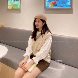 Áo gile len viền cổ